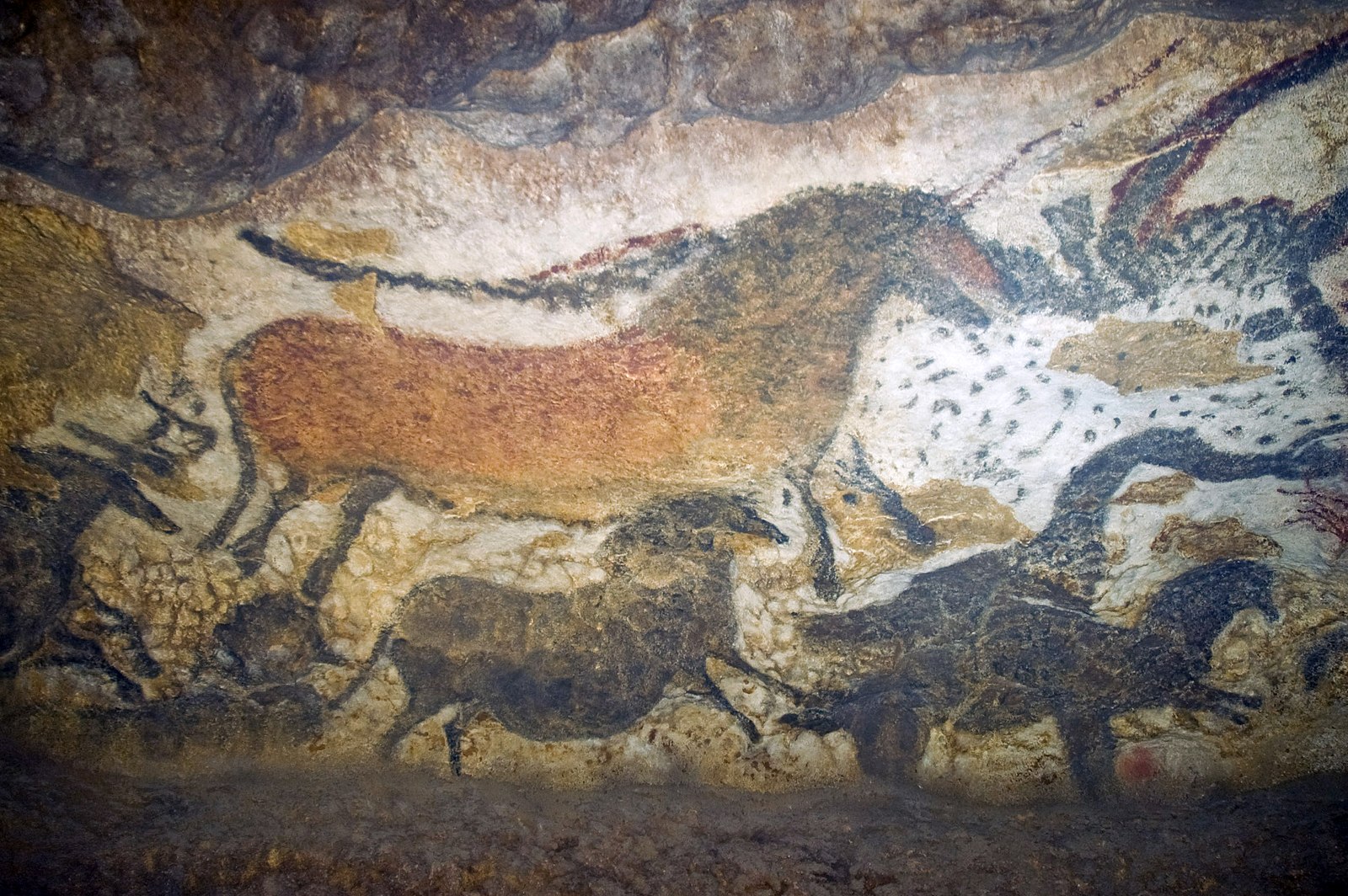 Horses and other animals from Lascaux cave paintings