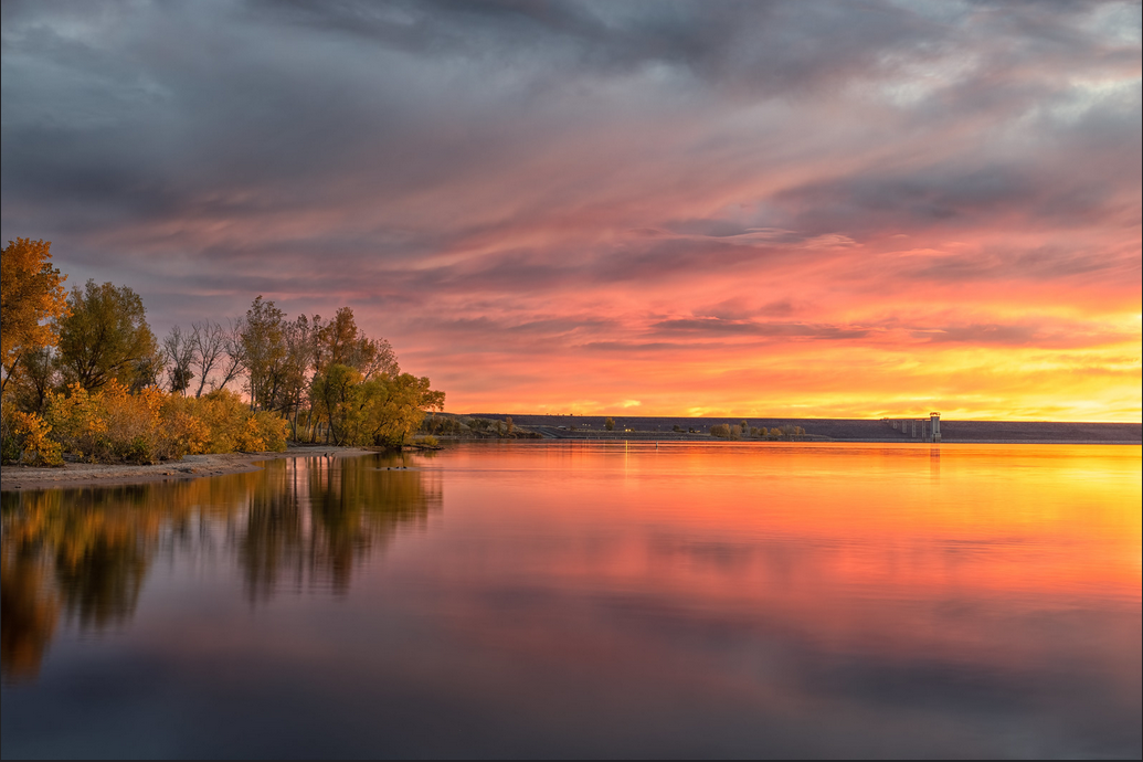 Sunrise in Chatfield State Park, Colorado, USA