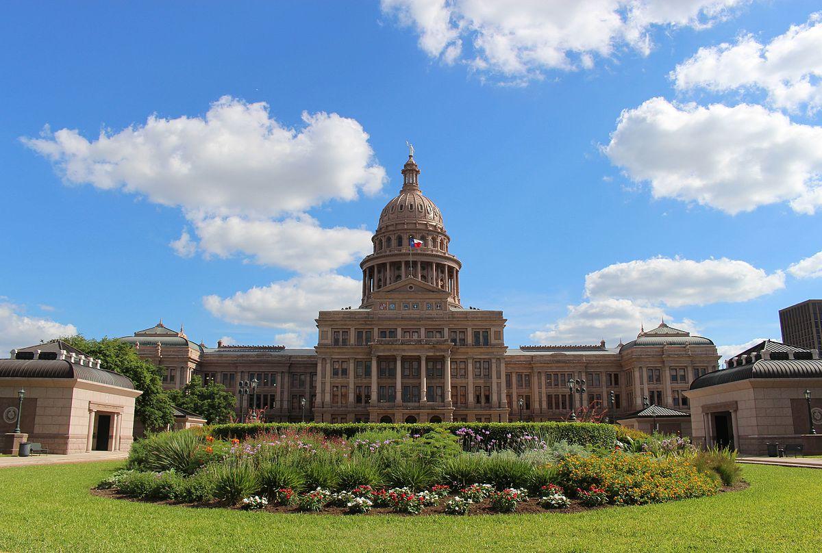 Photograph of the State Capitol Building in Austin, Texas, on a sunny day.