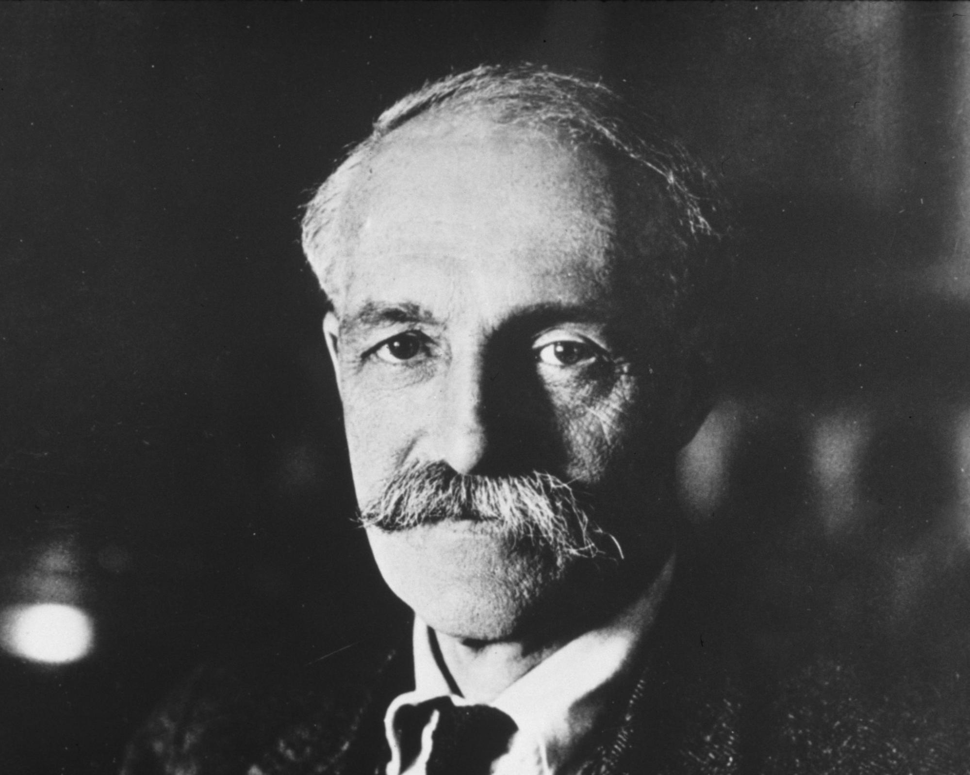Black and white Portrait of Gifford Pinchot.