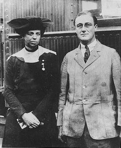 Franklin_D_Roosevelt_and_Eleanor_Roosevelt_1920